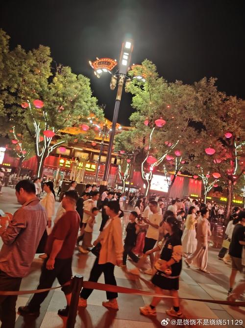 武汉夜生活怎么玩？从司门口到江滩，三站变身夜游达人